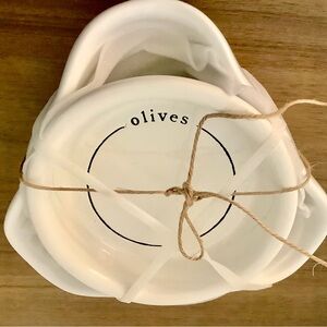 Brand New Mud Pie 2 piece Stacked Olive Bowl Set